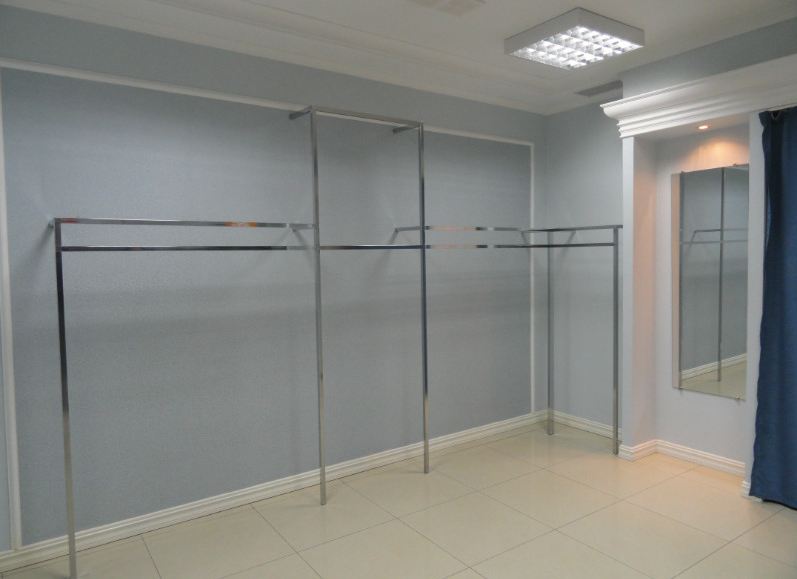 выставочное оборудование магазина шуб